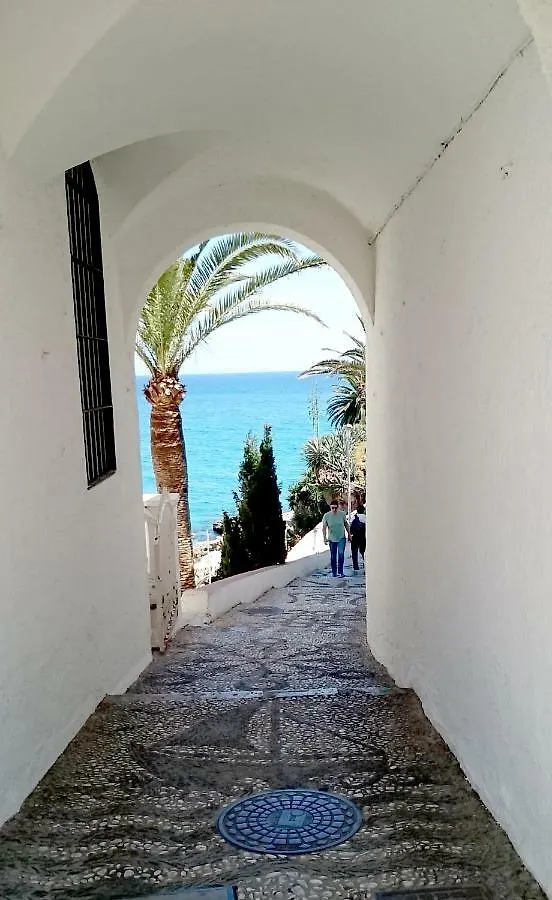 Central Nerja 0*,